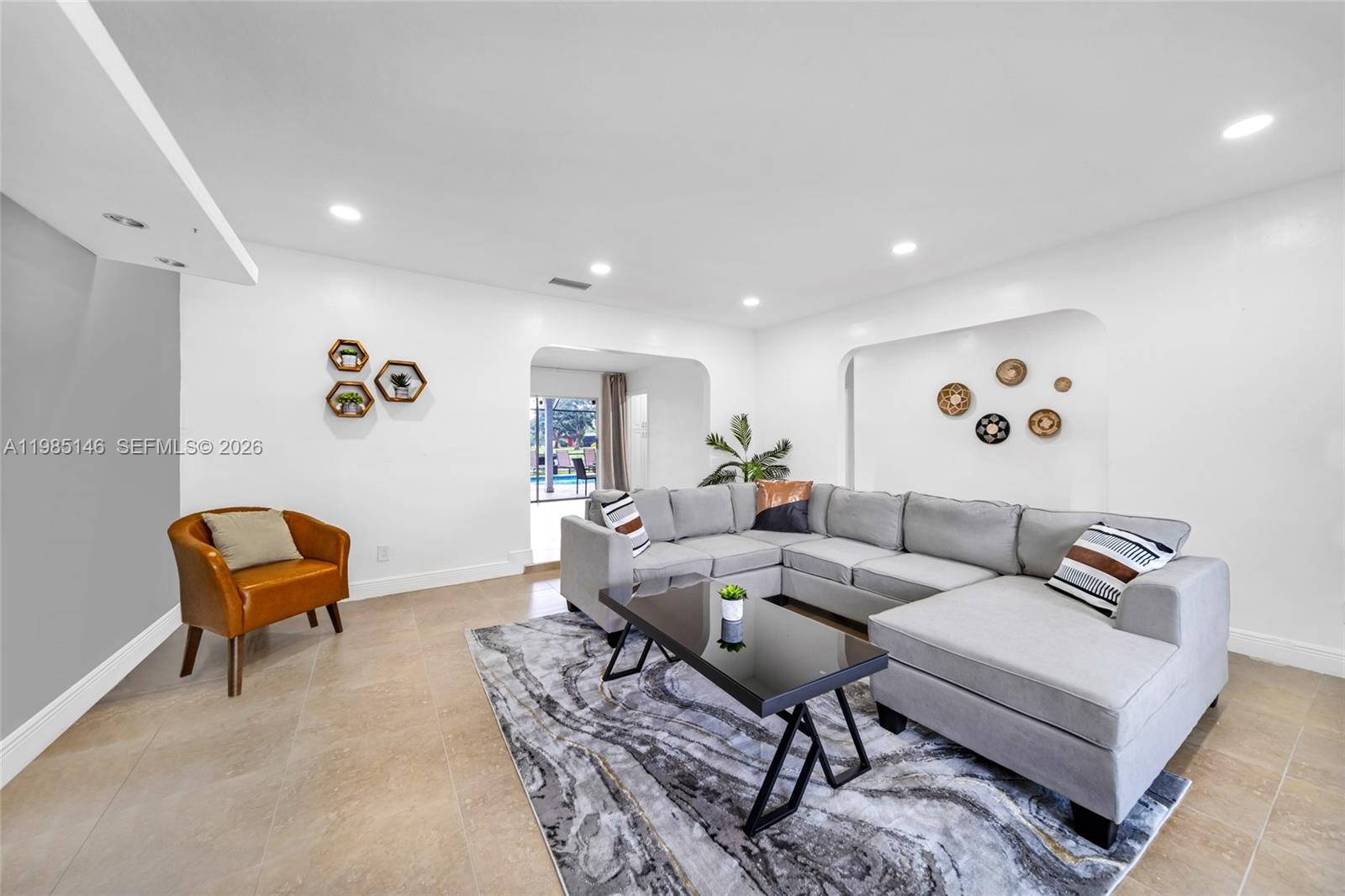 PASADENA LAKES - Residential