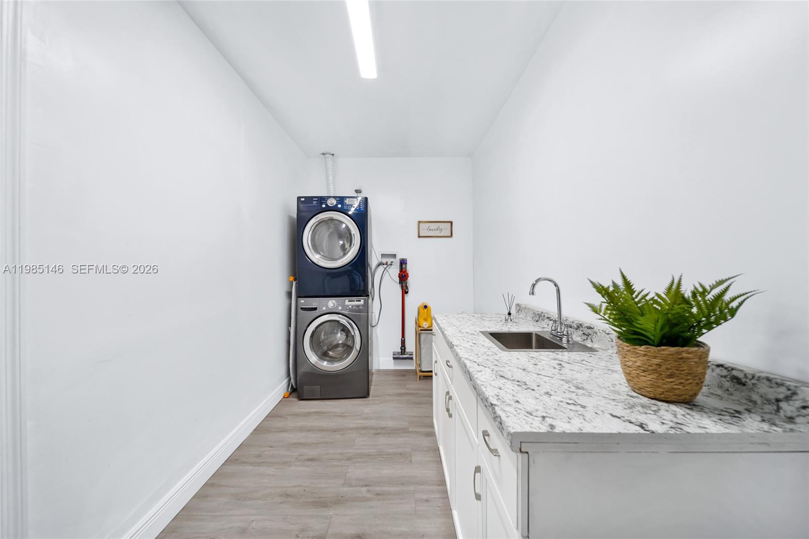 PASADENA LAKES - Residential