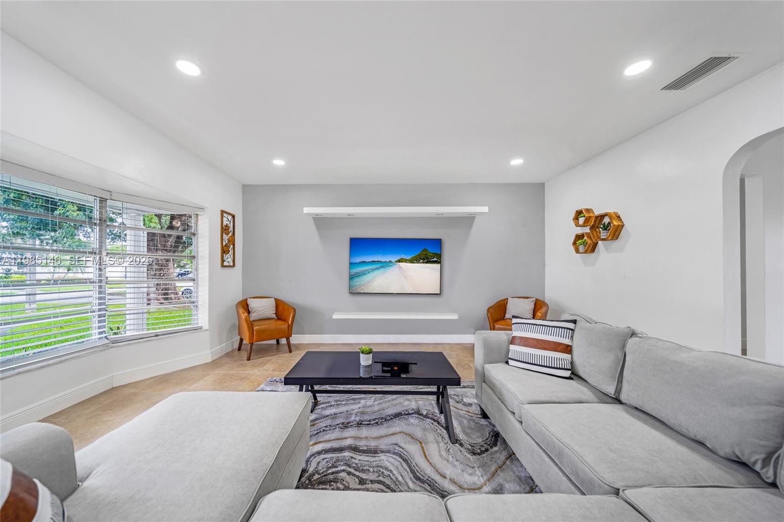 PASADENA LAKES - Residential