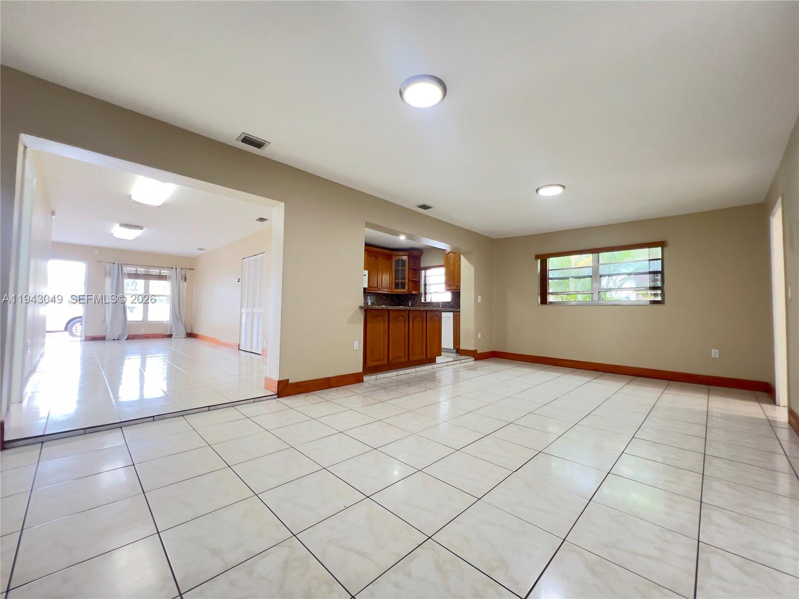 SILVER BLUFF GARDENS - Residential Lease