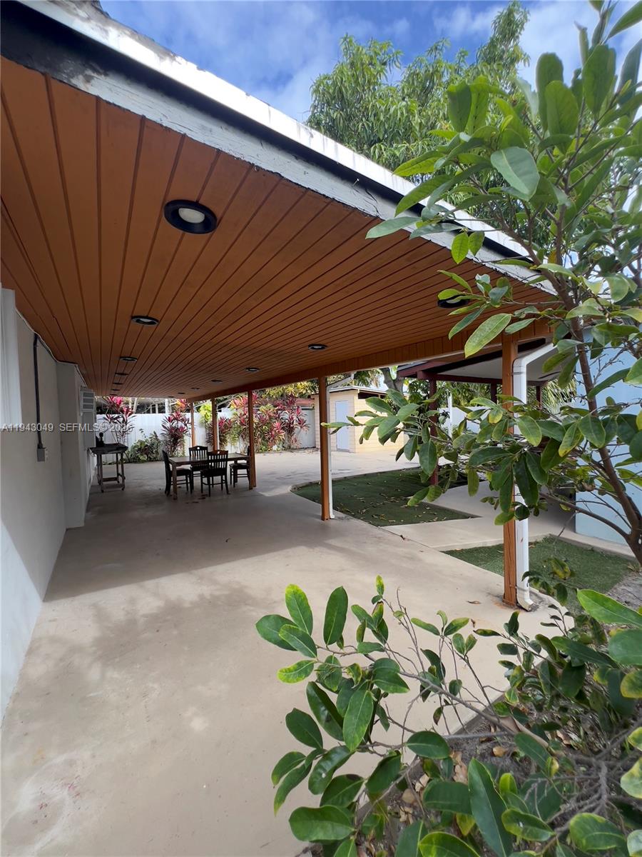 SILVER BLUFF GARDENS - Residential Lease