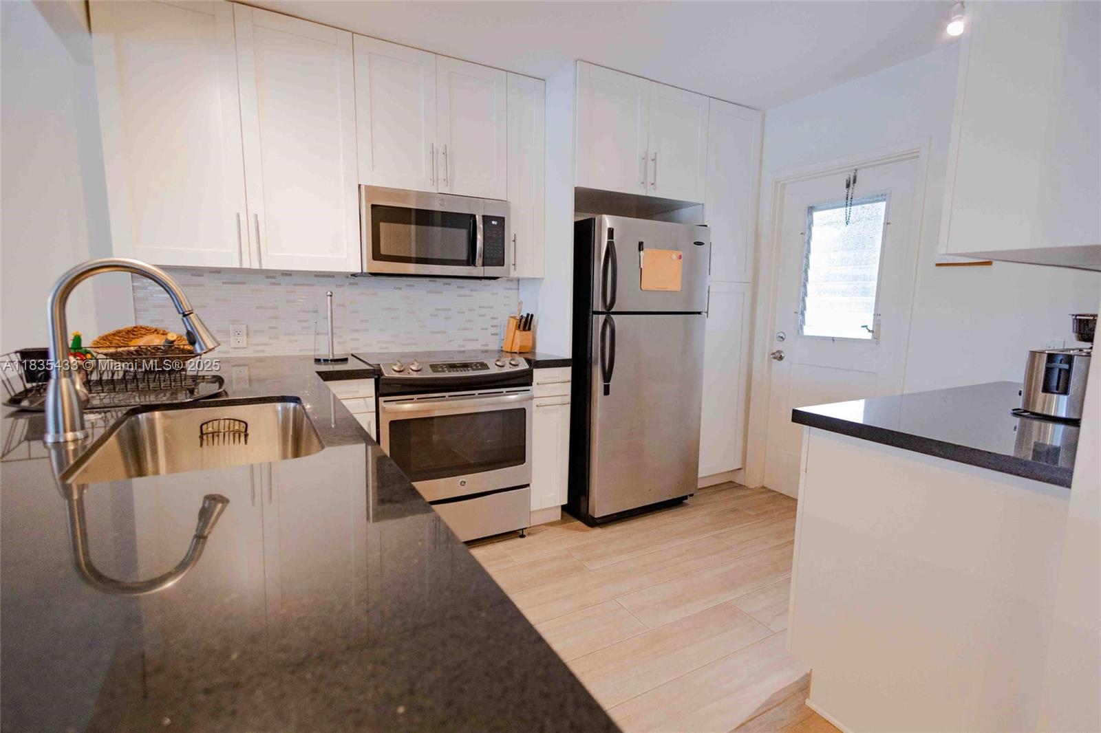 NO 6 PALM-AIRE COUNTRY CL - Residential Lease