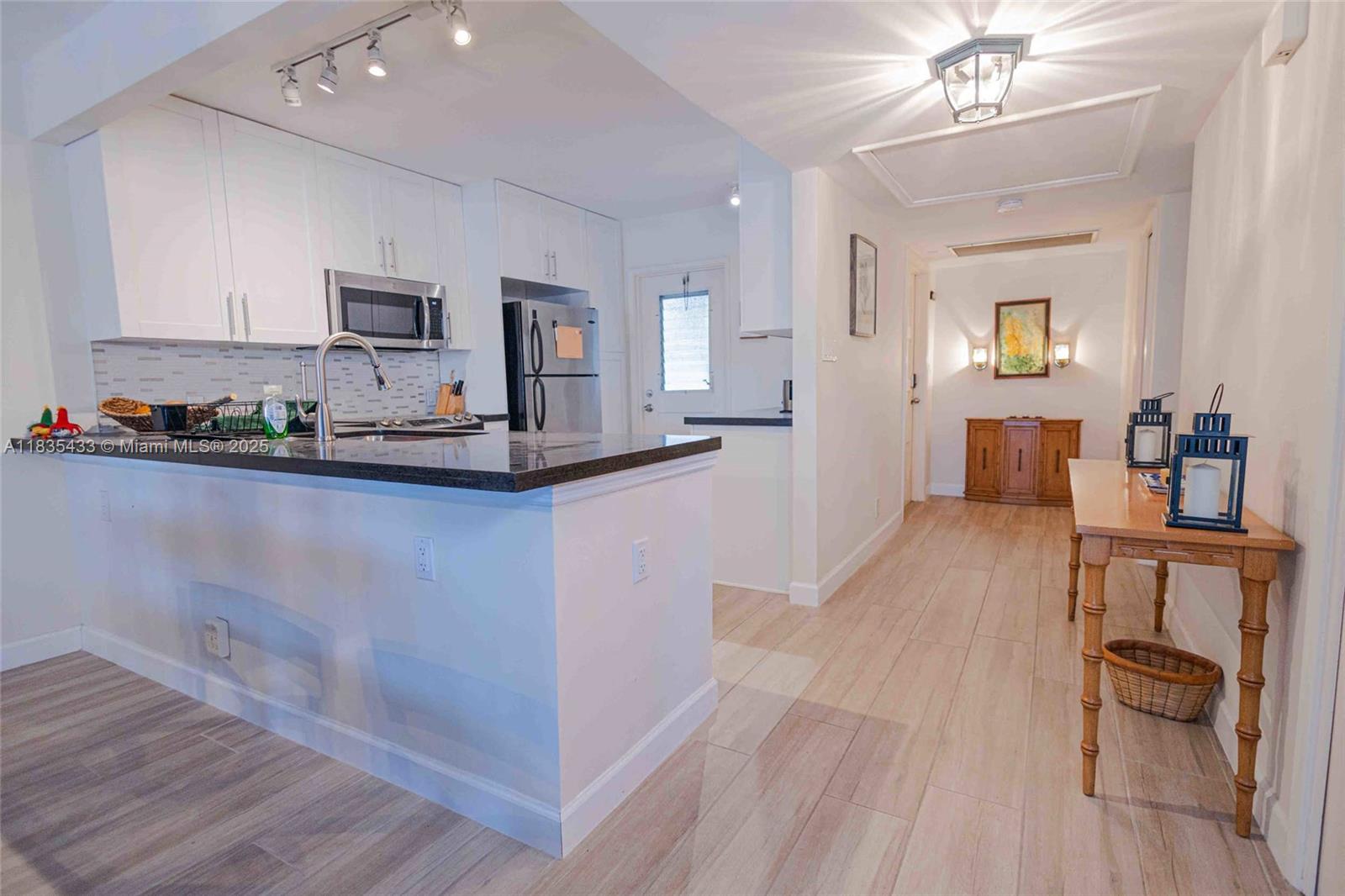 NO 6 PALM-AIRE COUNTRY CL - Residential Lease