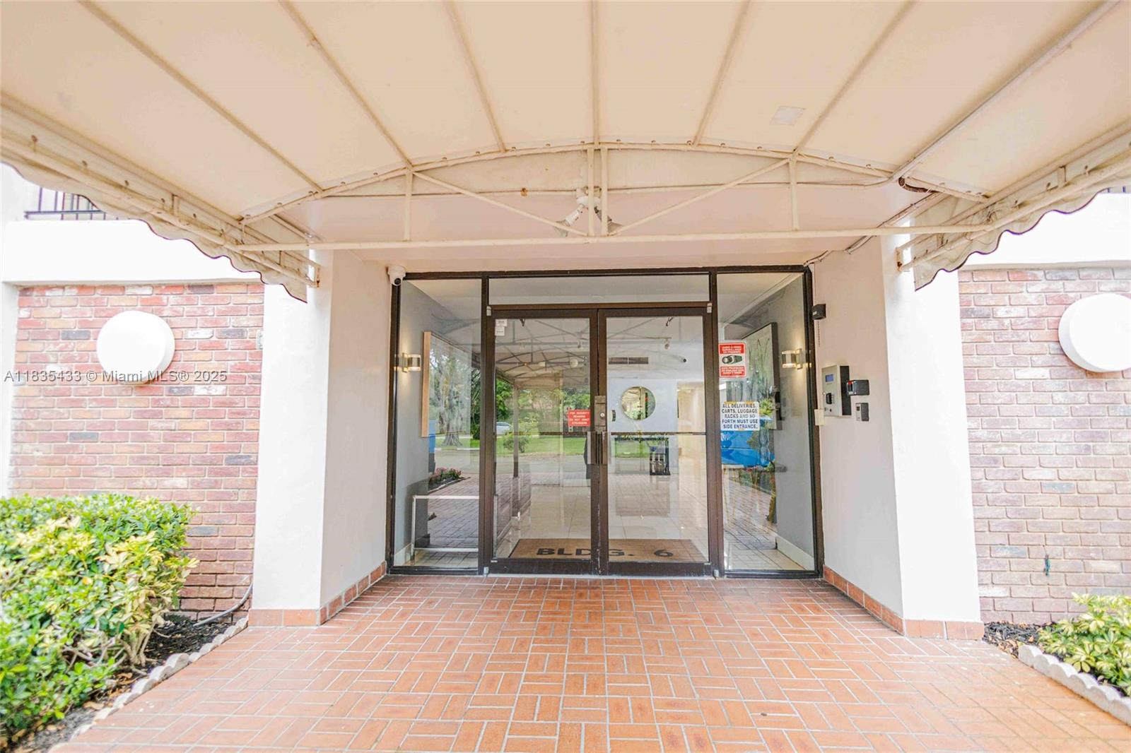 NO 6 PALM-AIRE COUNTRY CL - Residential Lease