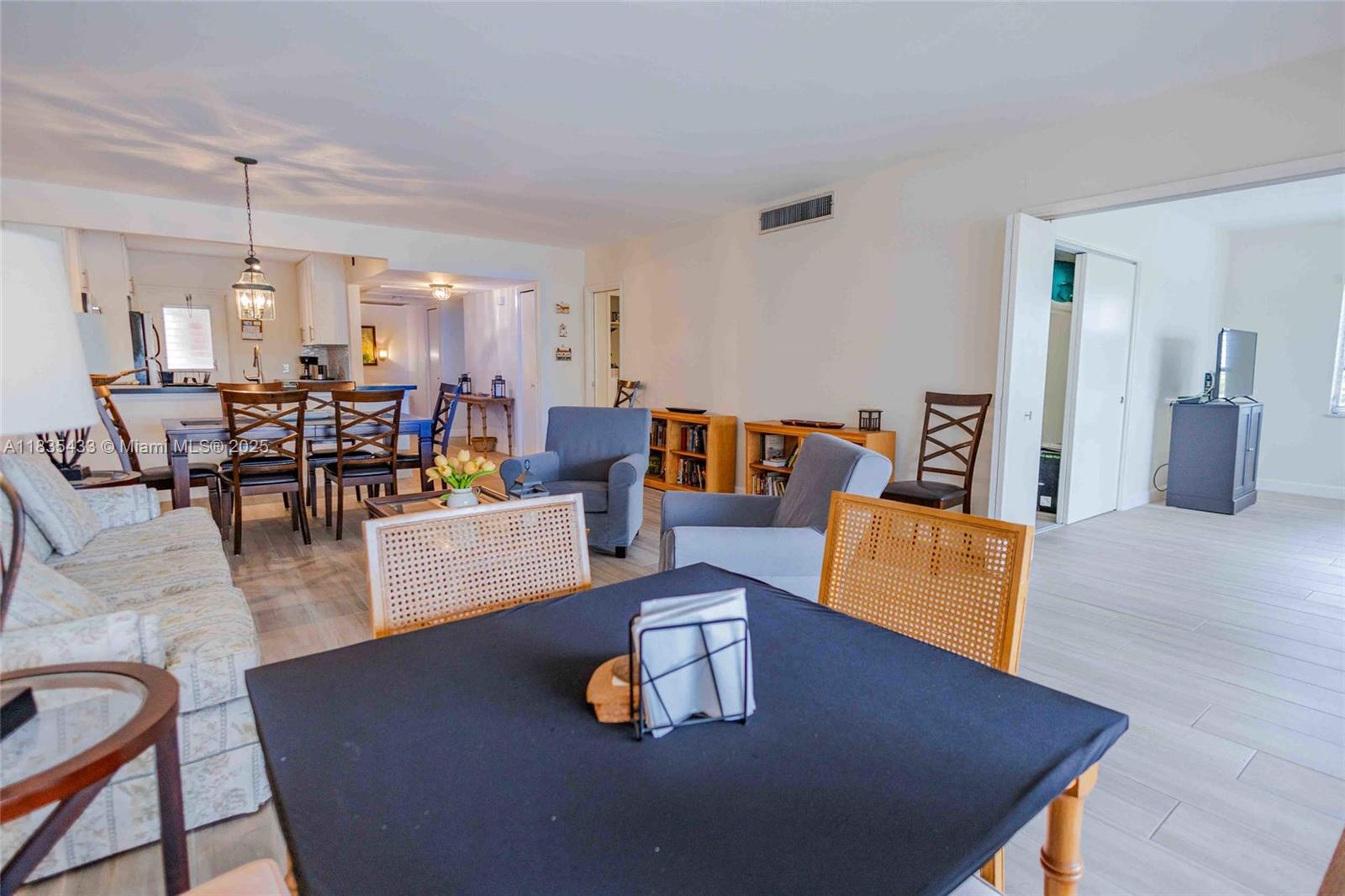 NO 6 PALM-AIRE COUNTRY CL - Residential Lease