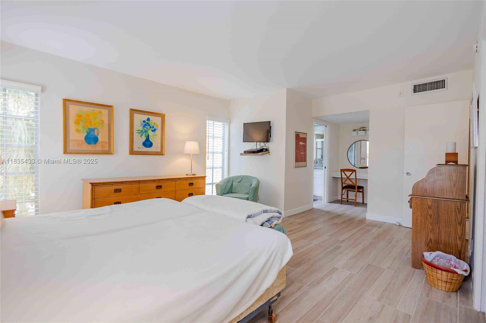 NO 6 PALM-AIRE COUNTRY CL - Residential Lease