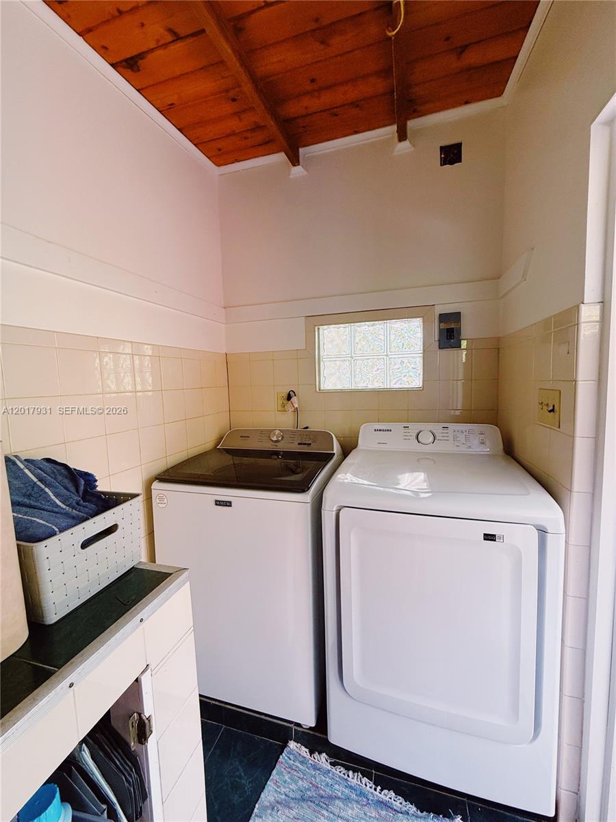 BISCAYNE PARK - Residential