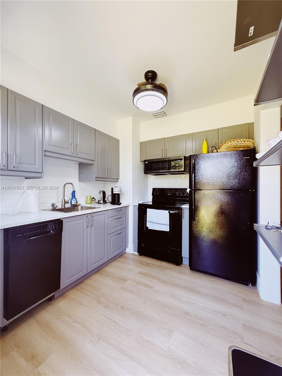 BISCAYNE PARK - Residential