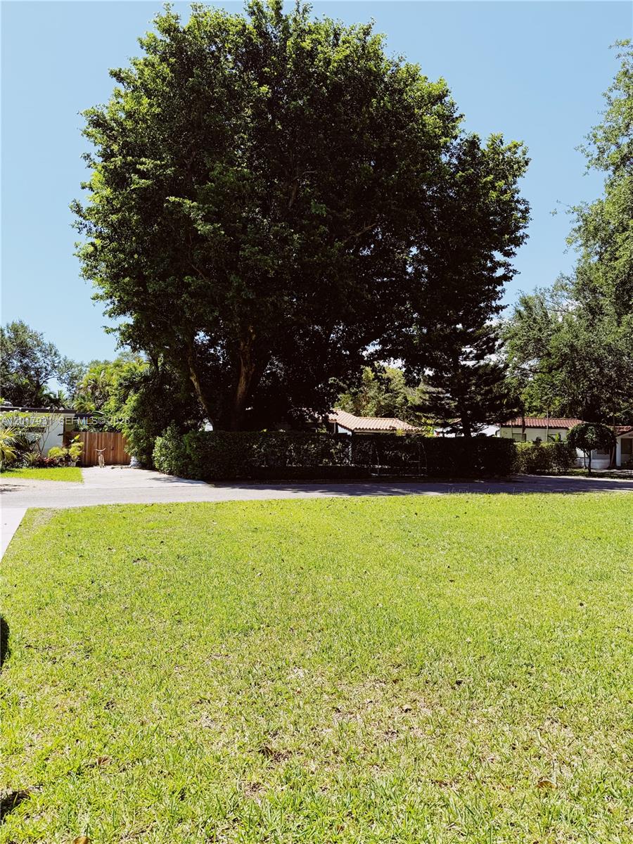 BISCAYNE PARK - Residential