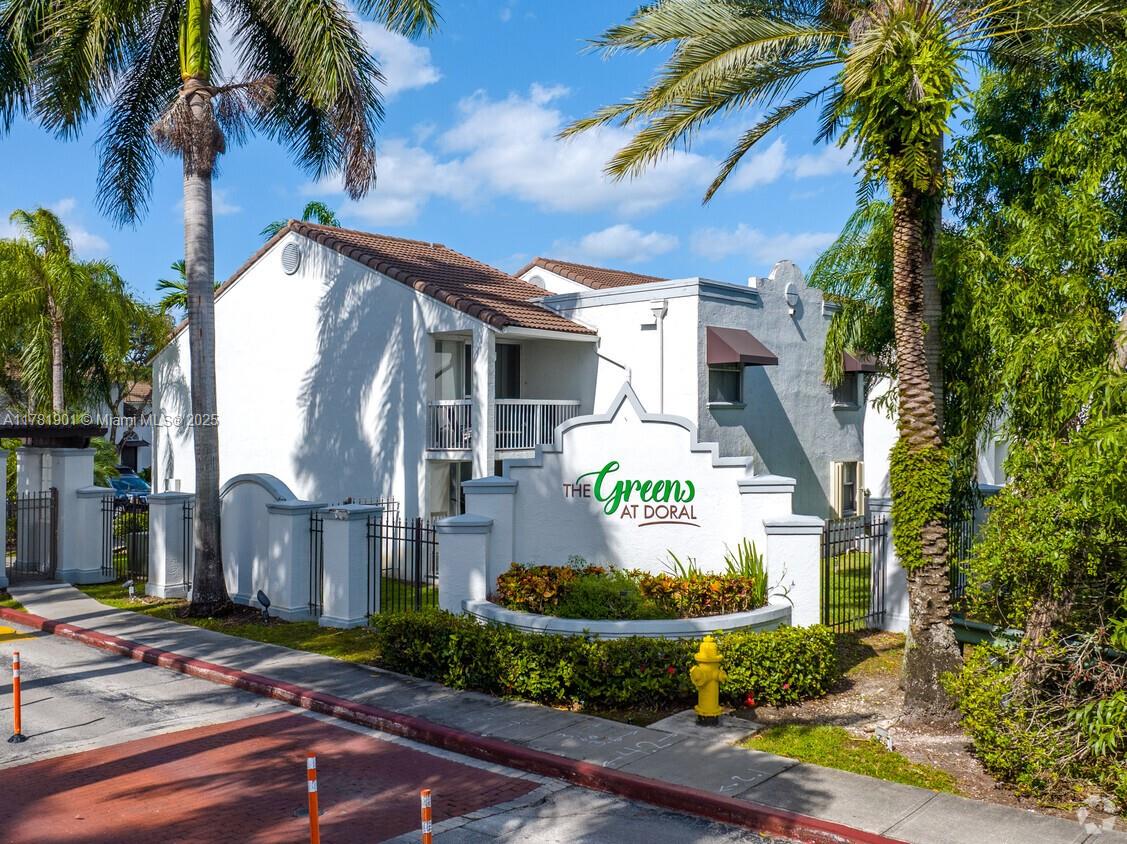 4861 Nw 97th Ct 383, Doral, Miami-Dade County, Florida - 1 Bedrooms  
2 Bathrooms - 