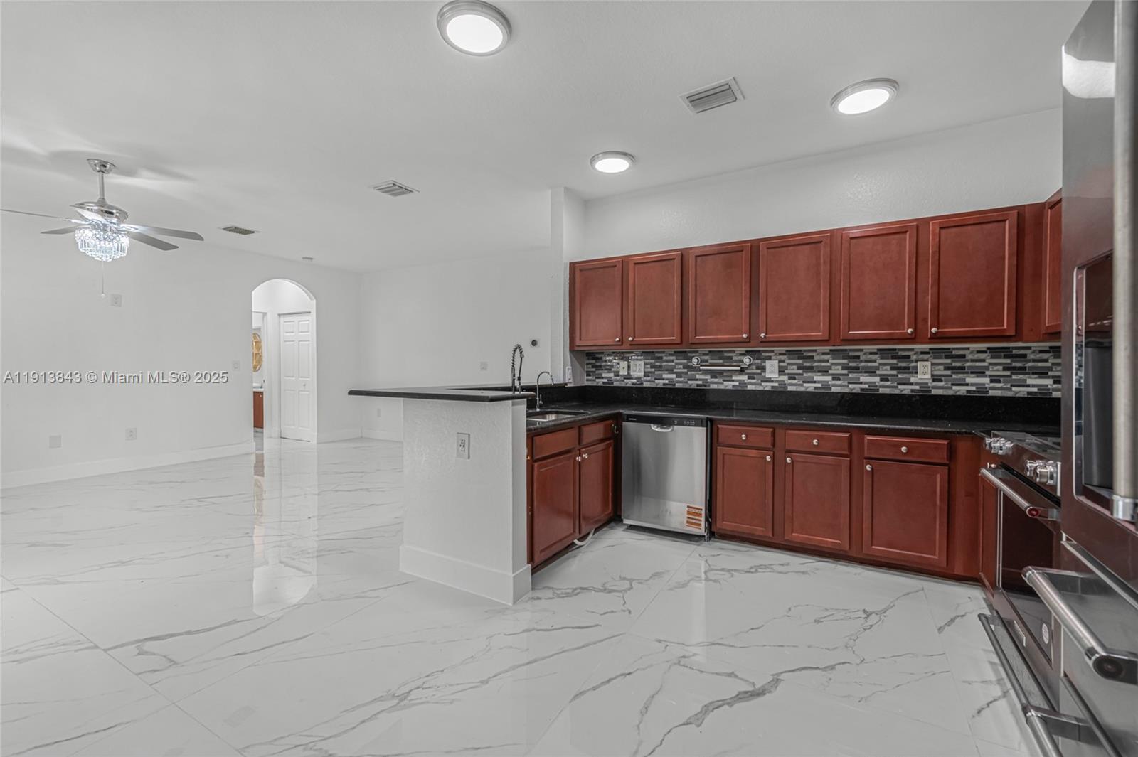 BAYWINDS OF ABACO - Residential