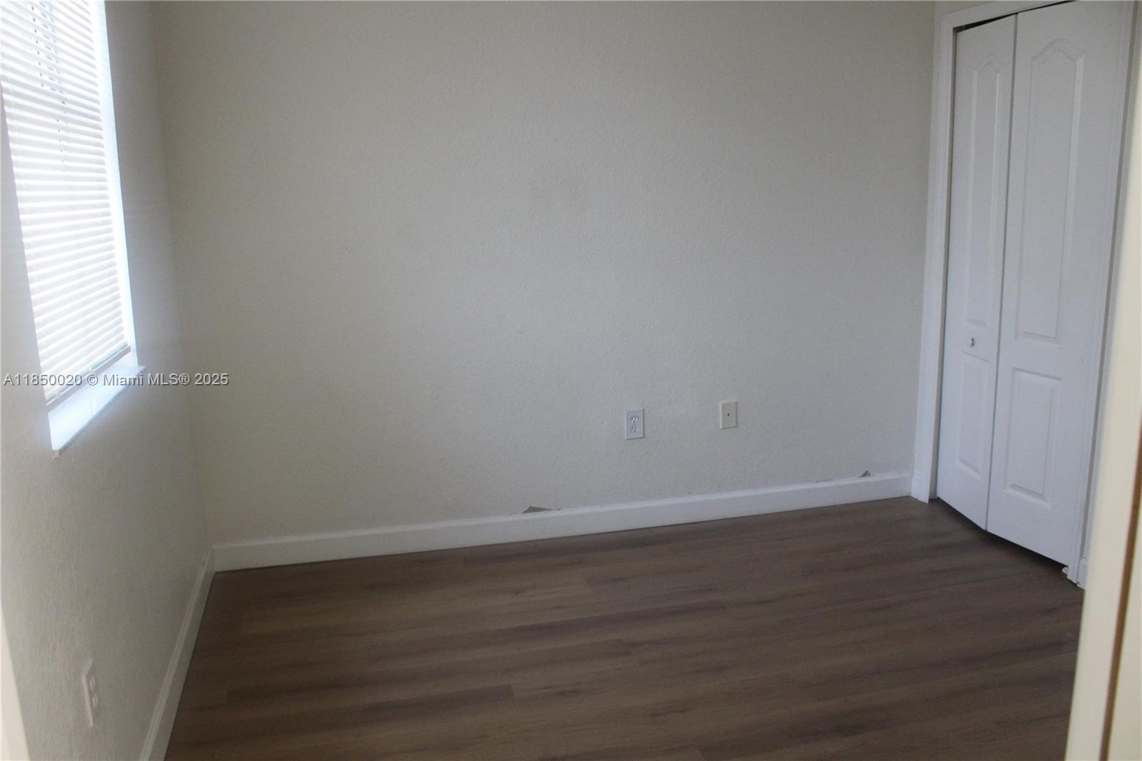 DORAL ISLES NORTH SEC ONE - Residential