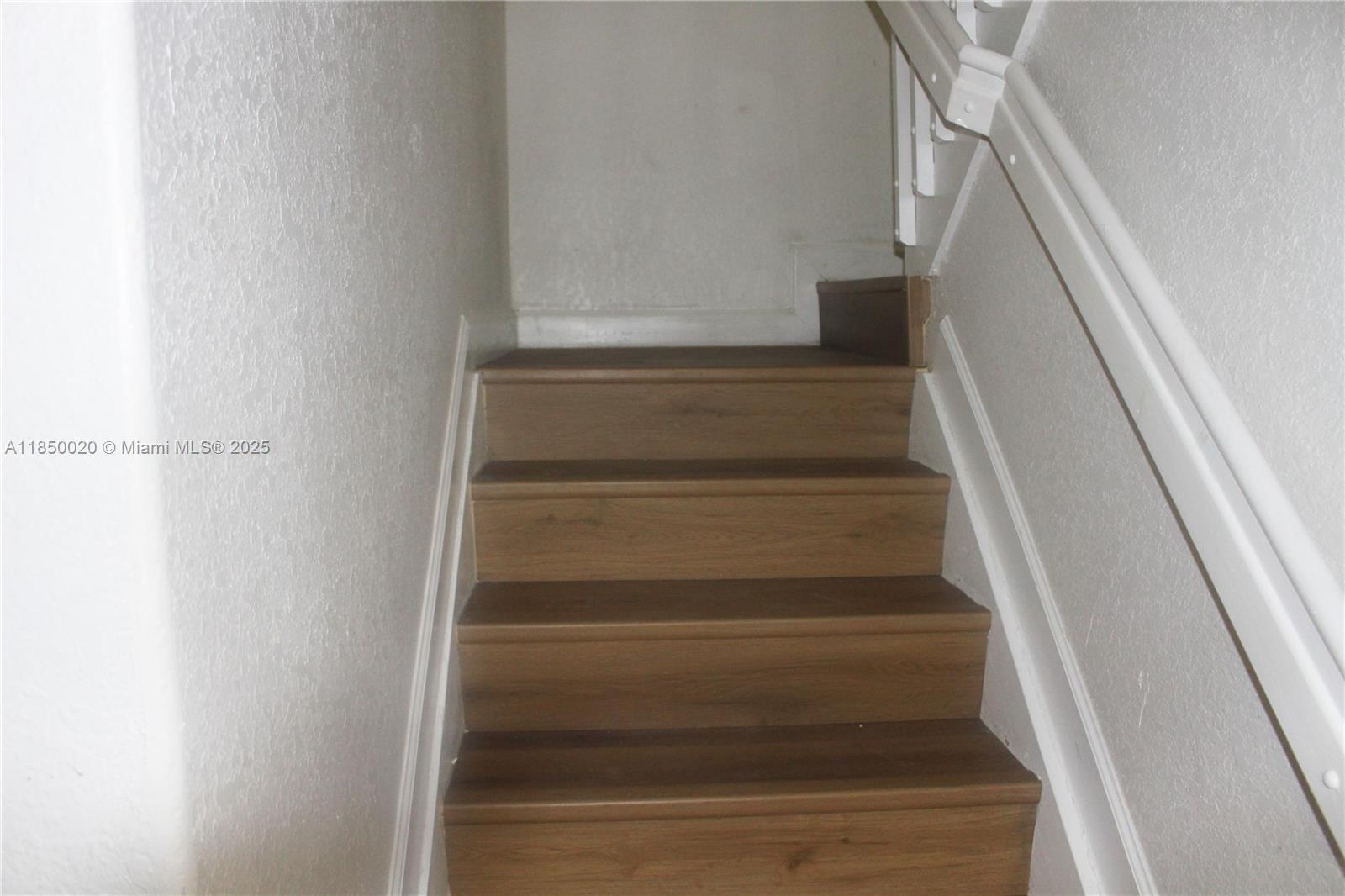 DORAL ISLES NORTH SEC ONE - Residential