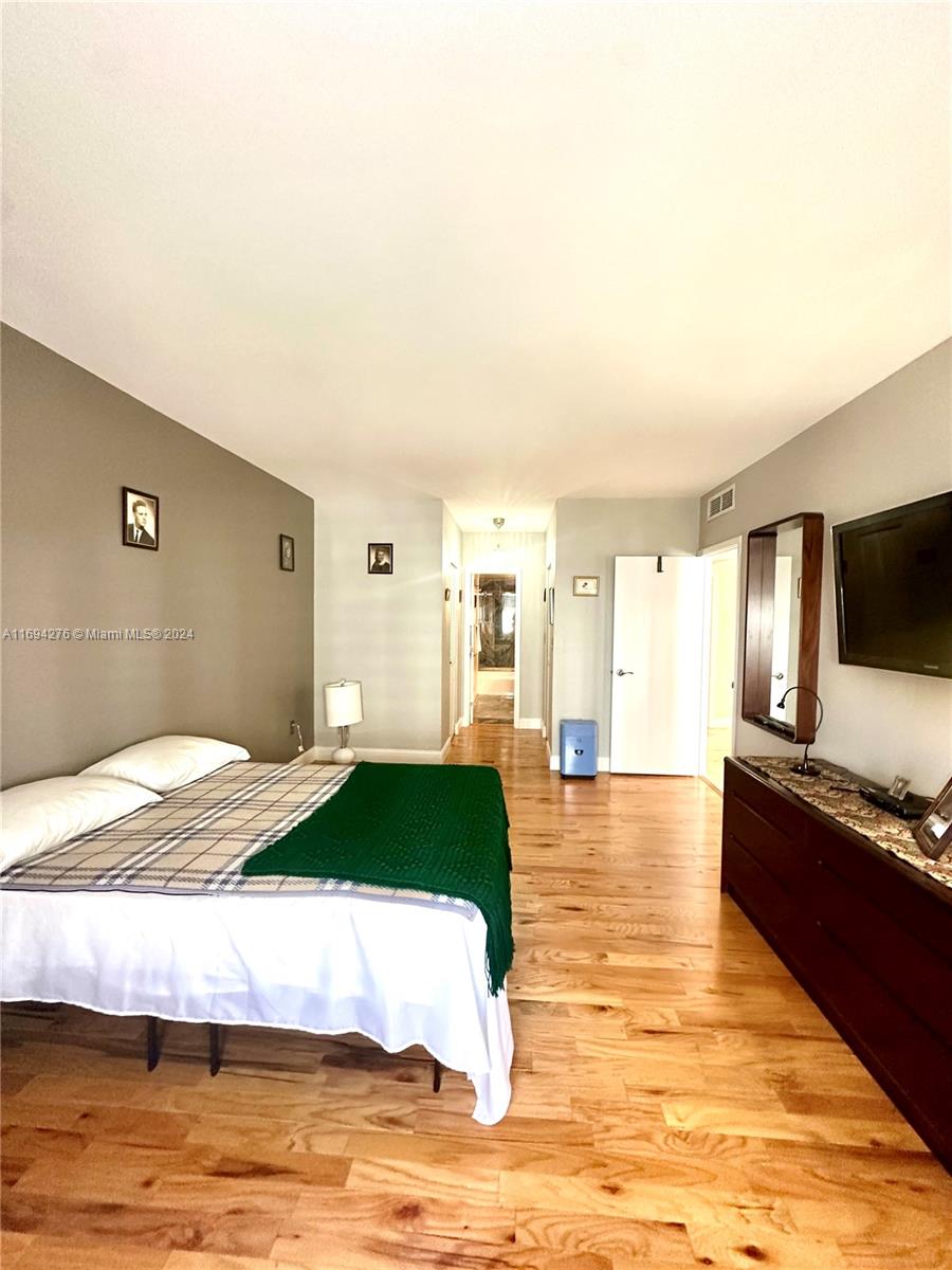 HEMISPHERES CONDO - Residential