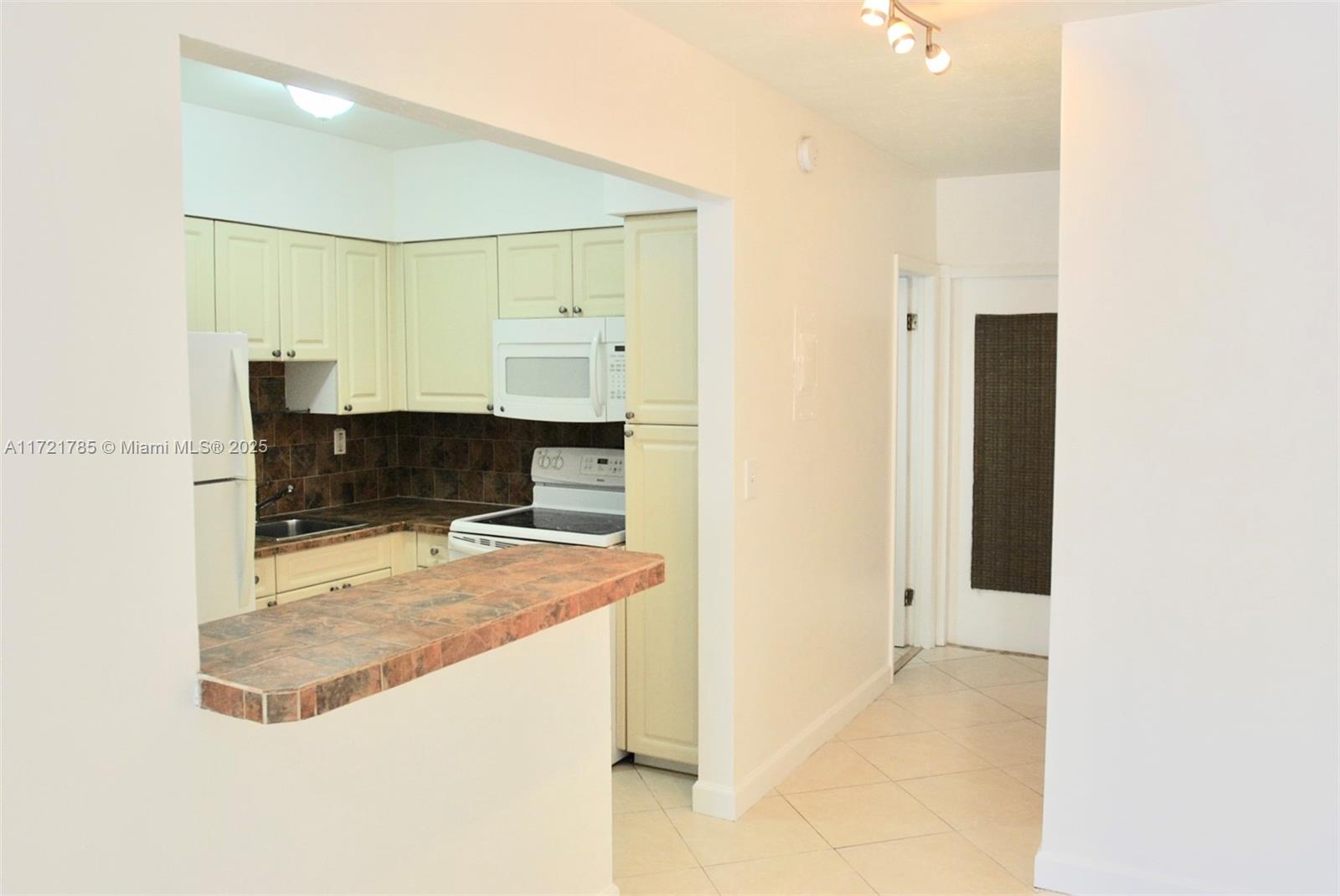 641 ESPANOLA WAY INC COND - Residential