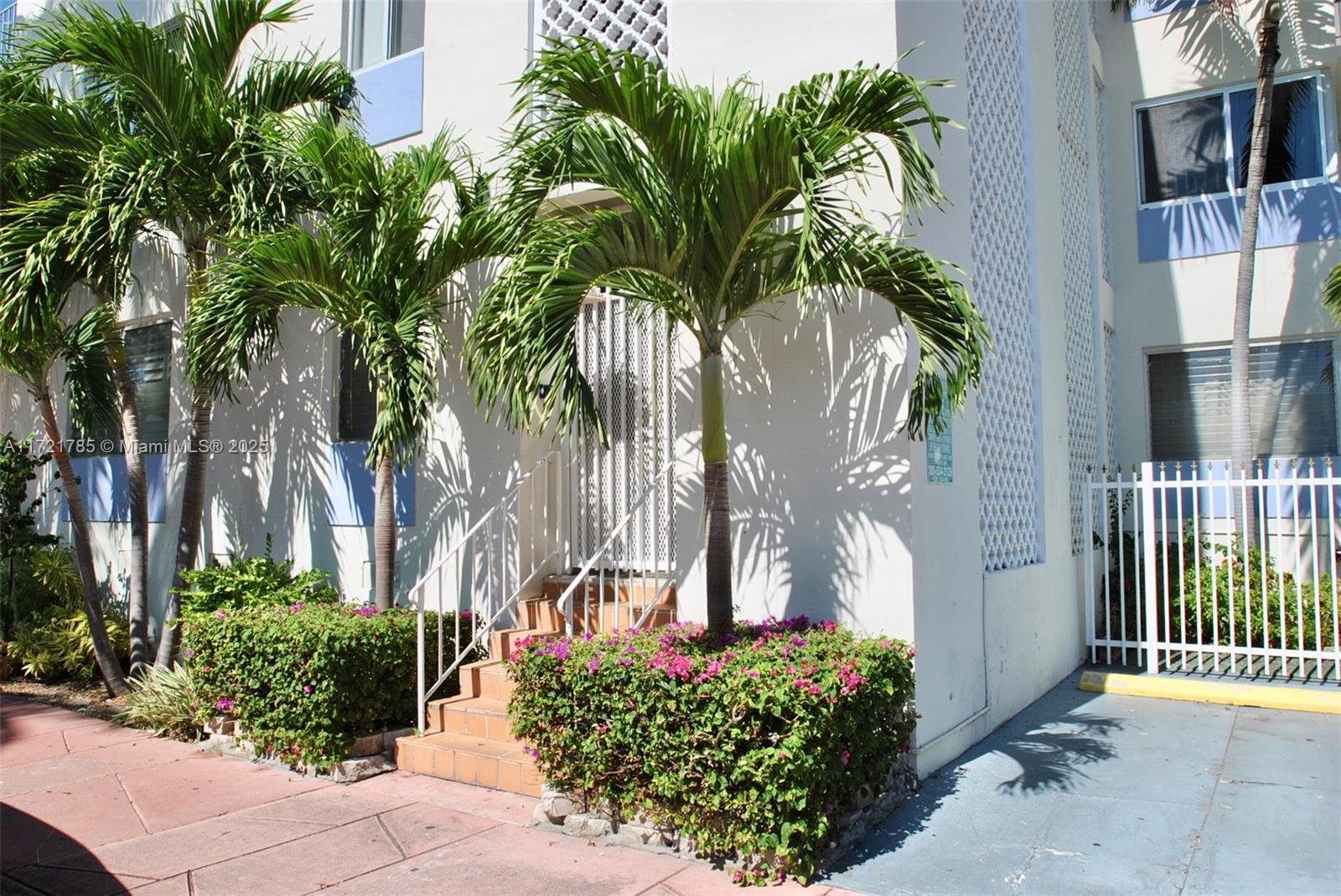 641 ESPANOLA WAY INC COND - Residential