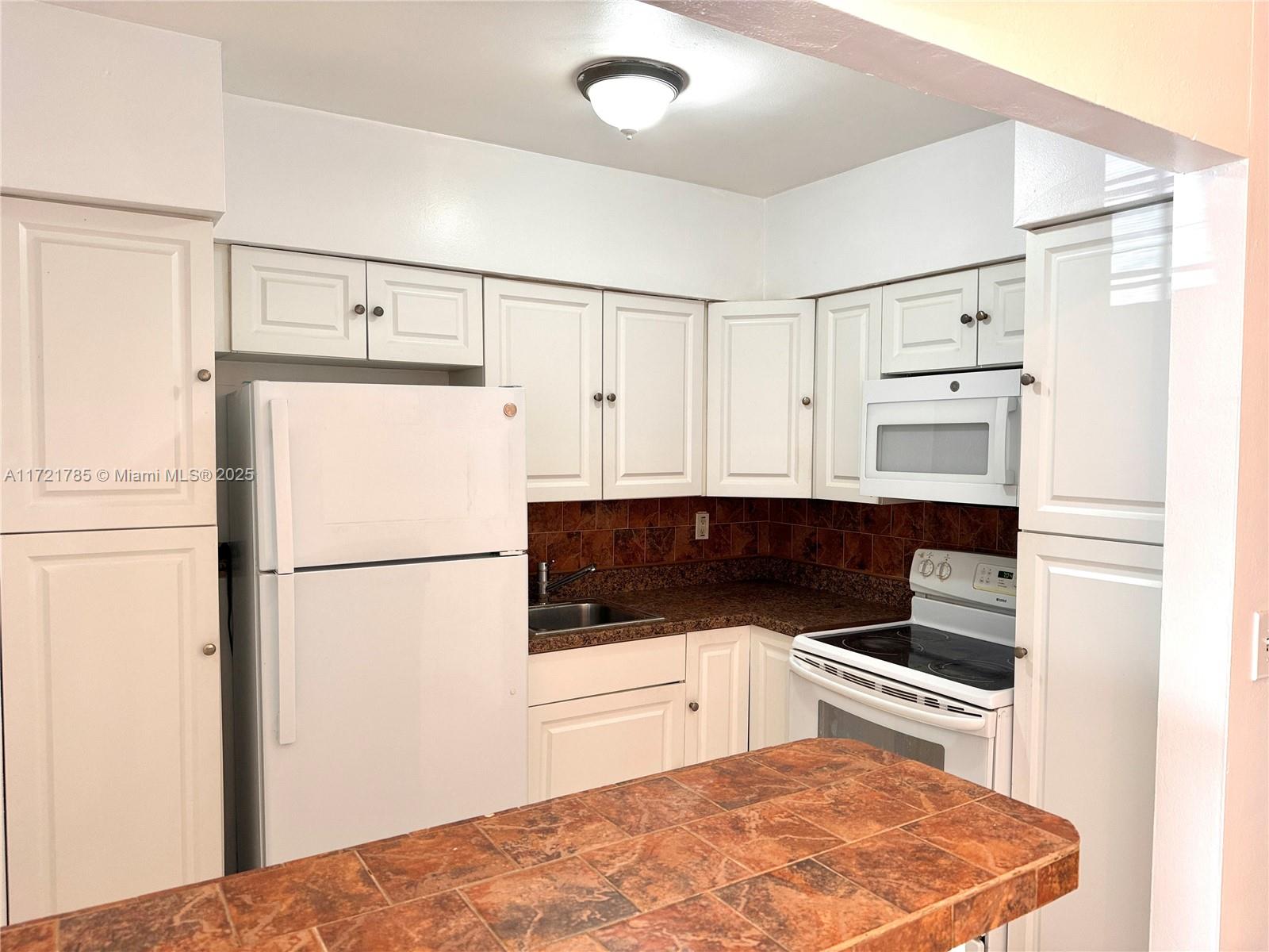 641 ESPANOLA WAY INC COND - Residential