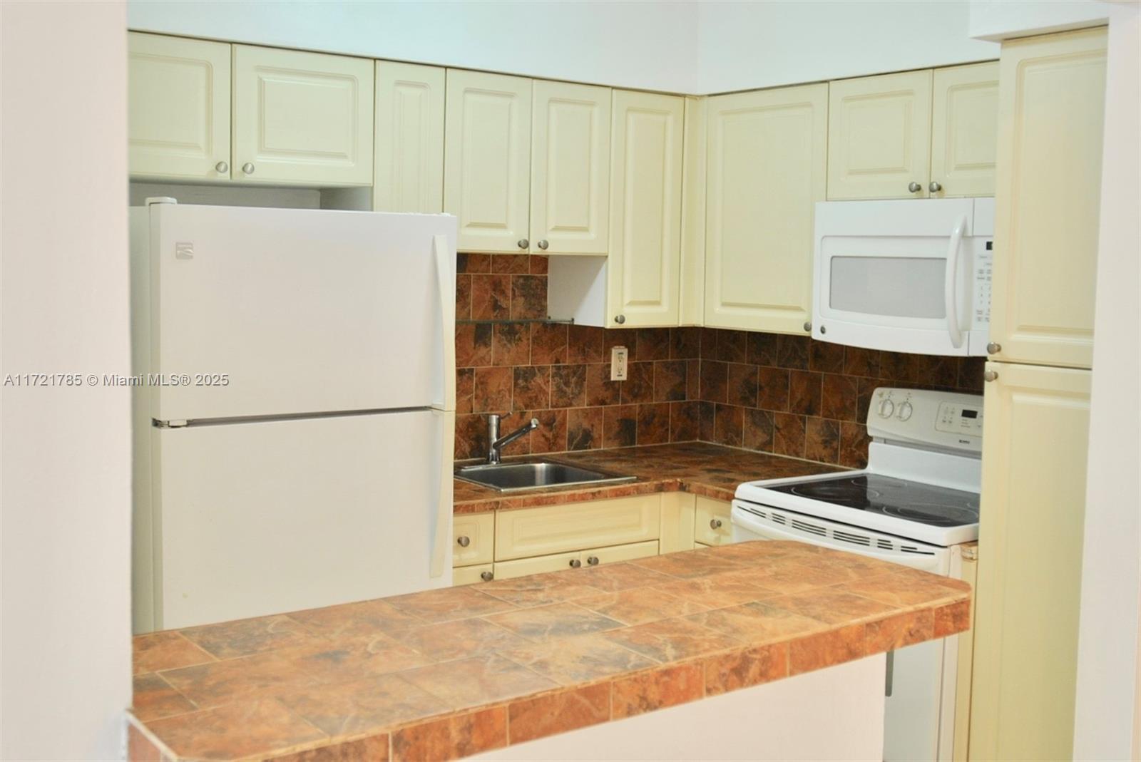 641 ESPANOLA WAY INC COND - Residential