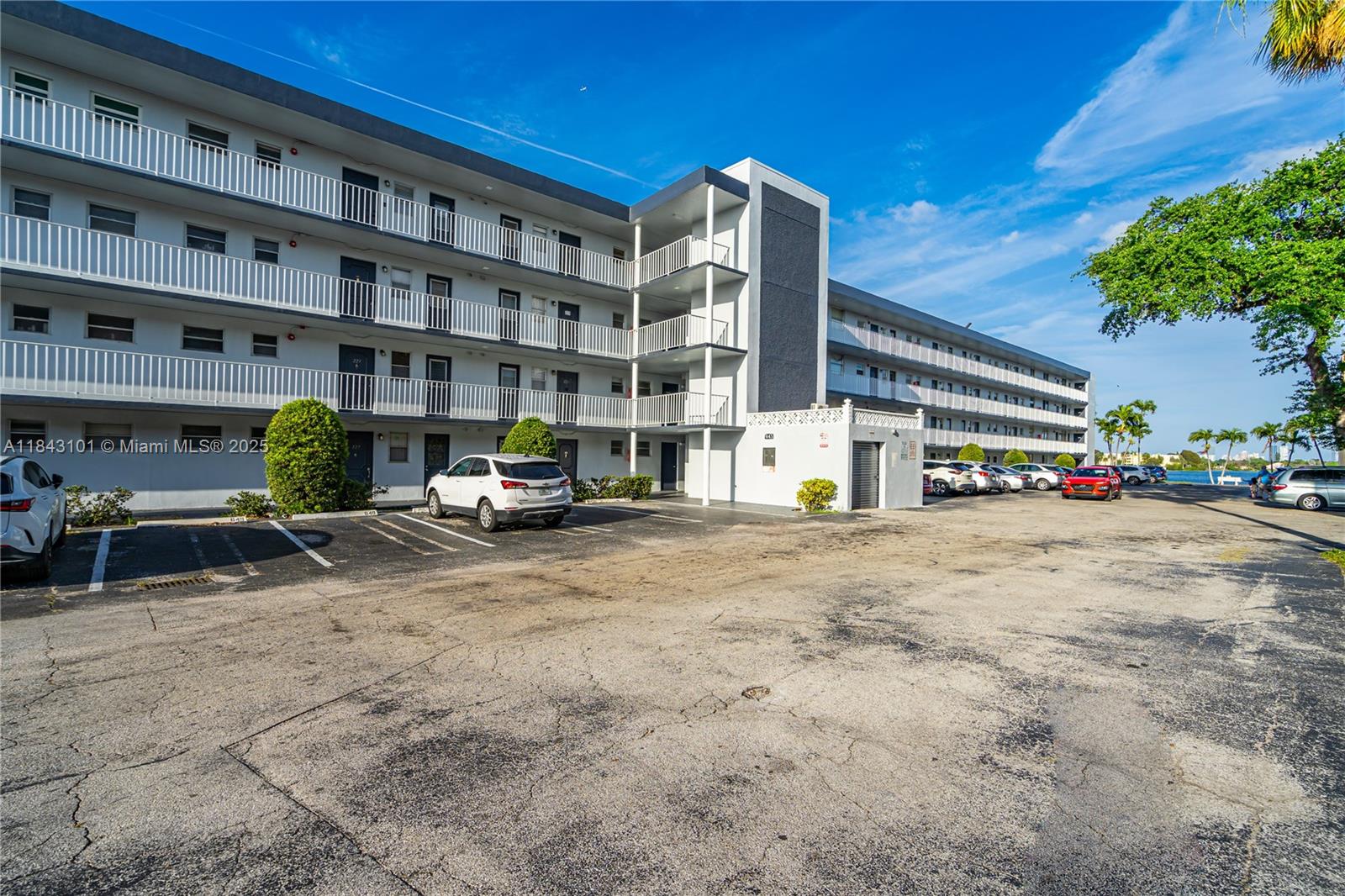 ROYAL OAKS CONDO - Residential