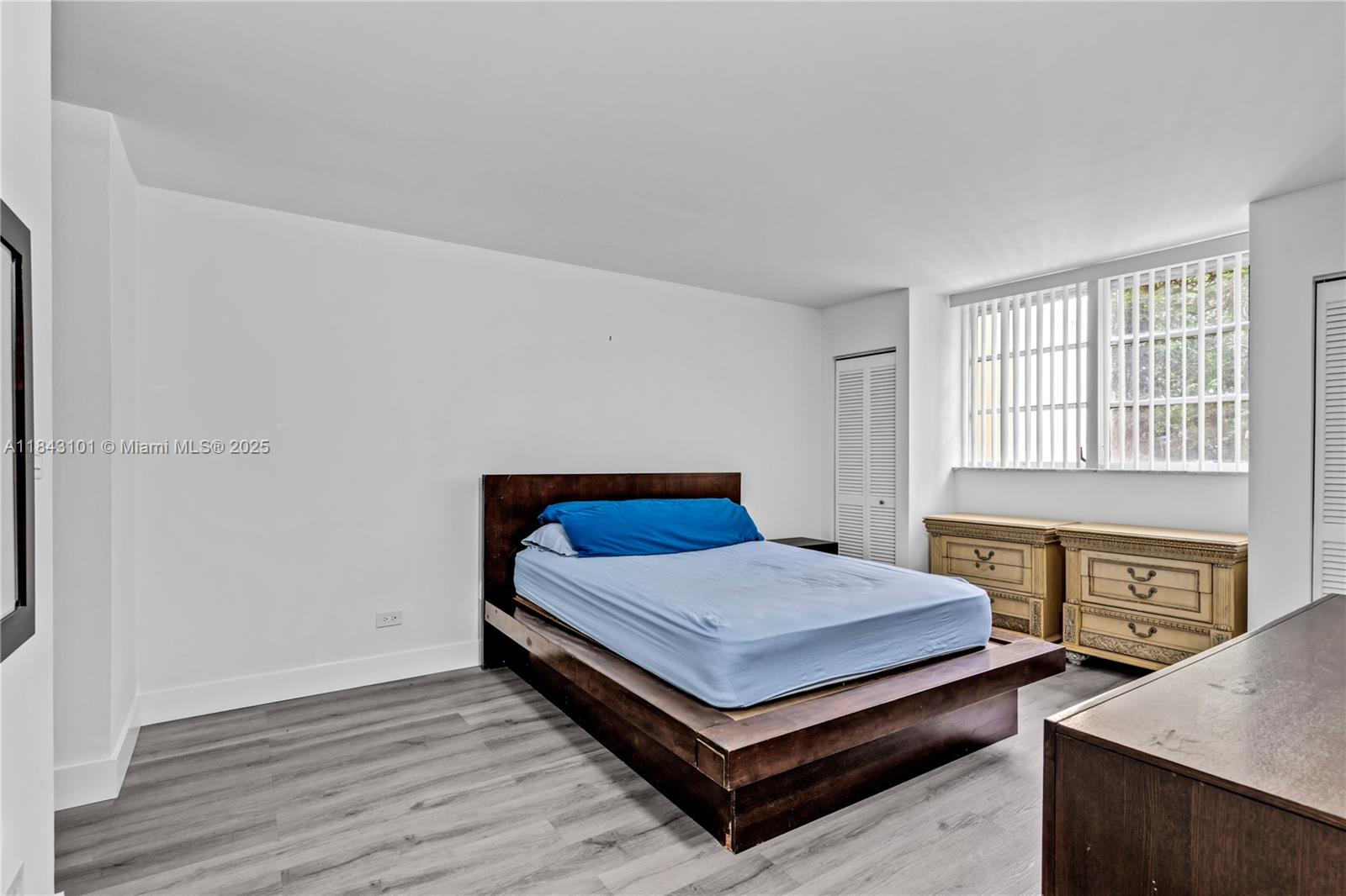 ROYAL OAKS CONDO - Residential