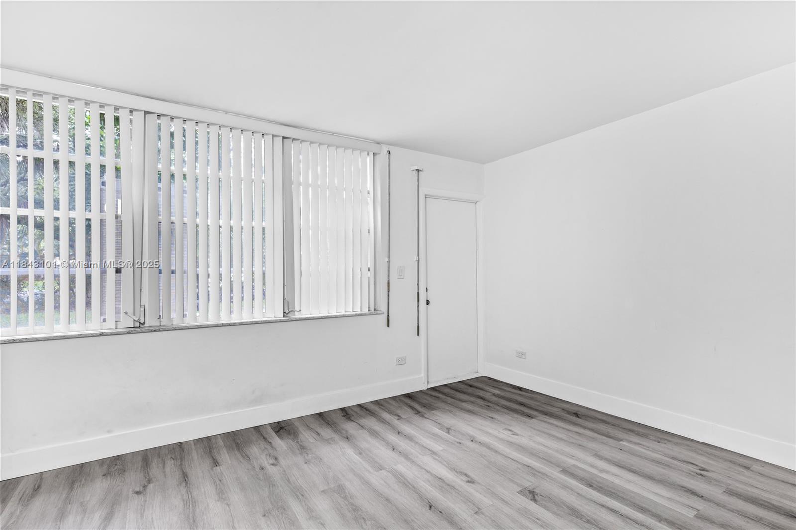 ROYAL OAKS CONDO - Residential