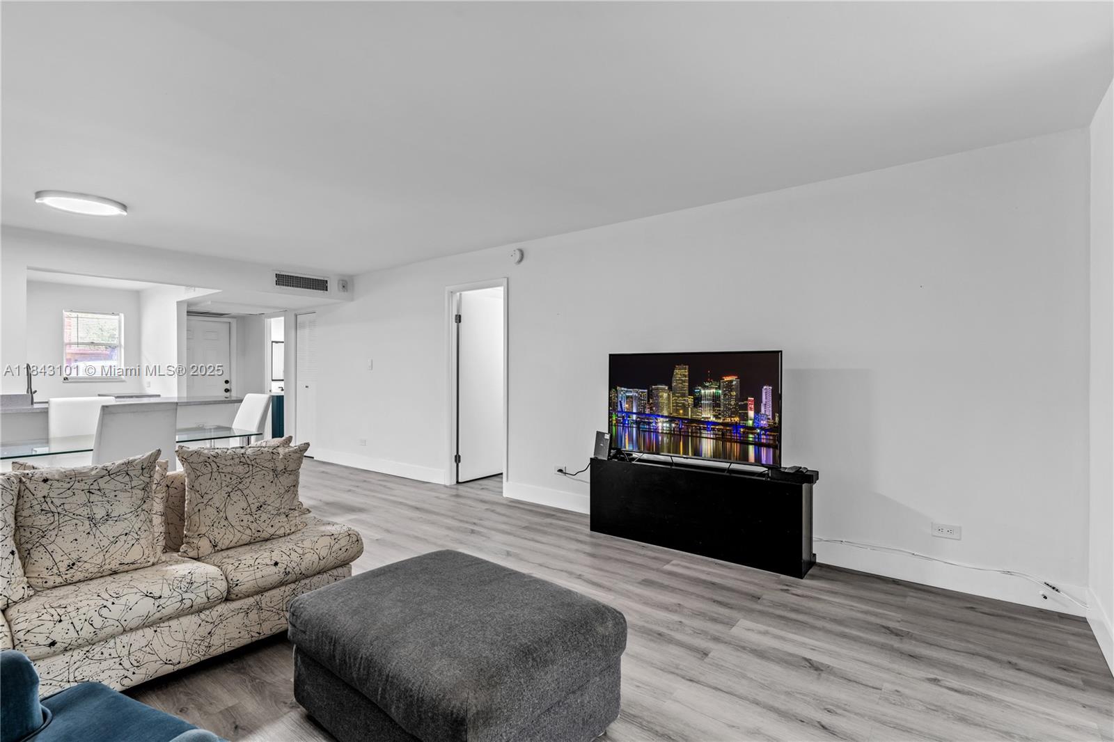 ROYAL OAKS CONDO - Residential