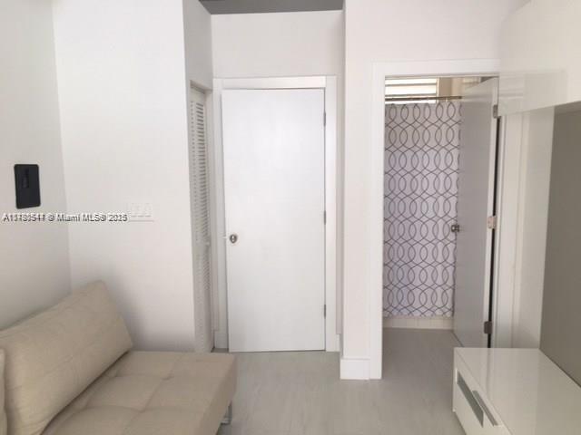 16485 Collins Ave