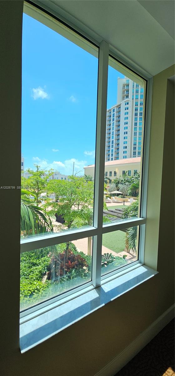 TOSCANO CONDO - Residential