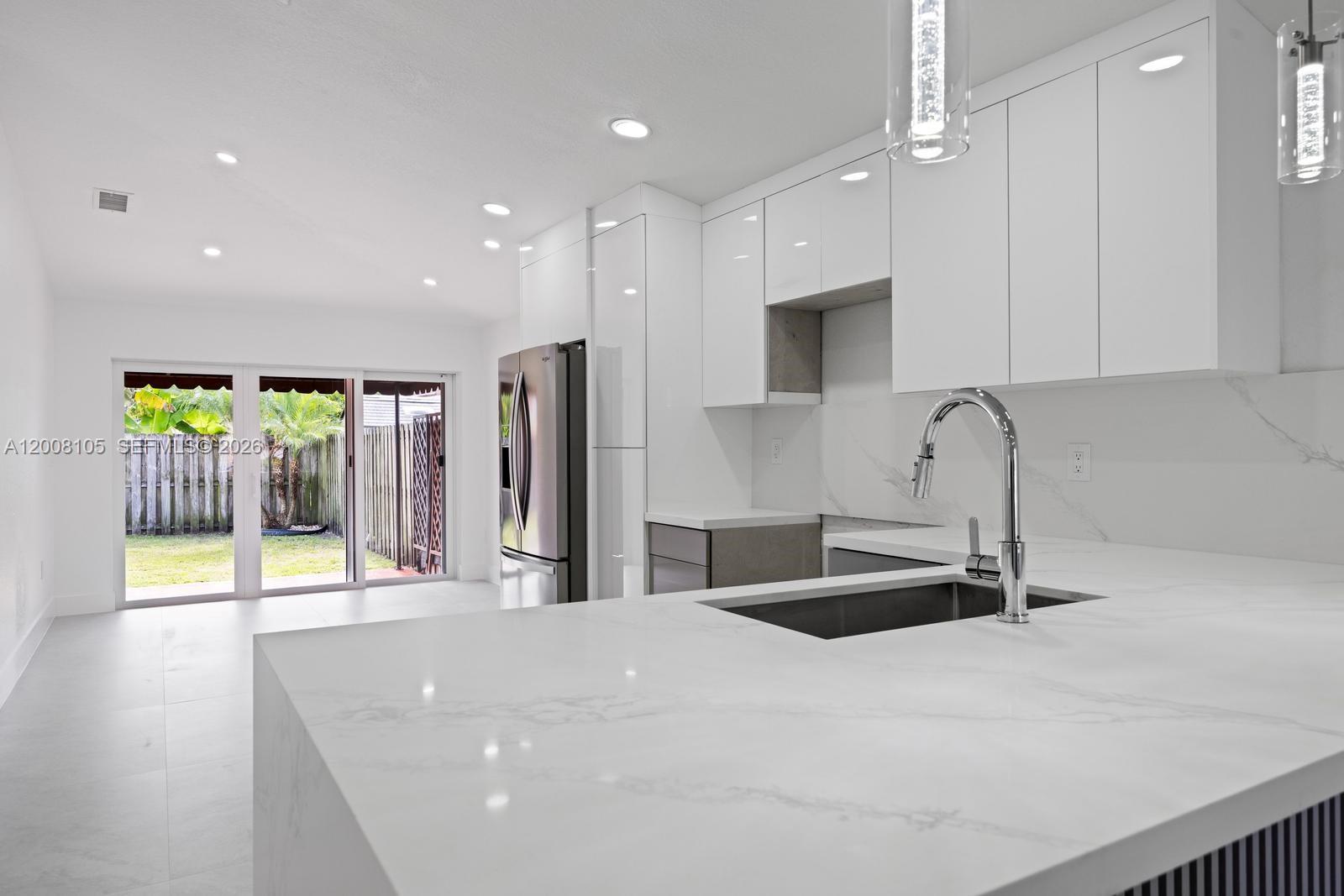 PRECIOUS HOMES AT LAKES B - Residential