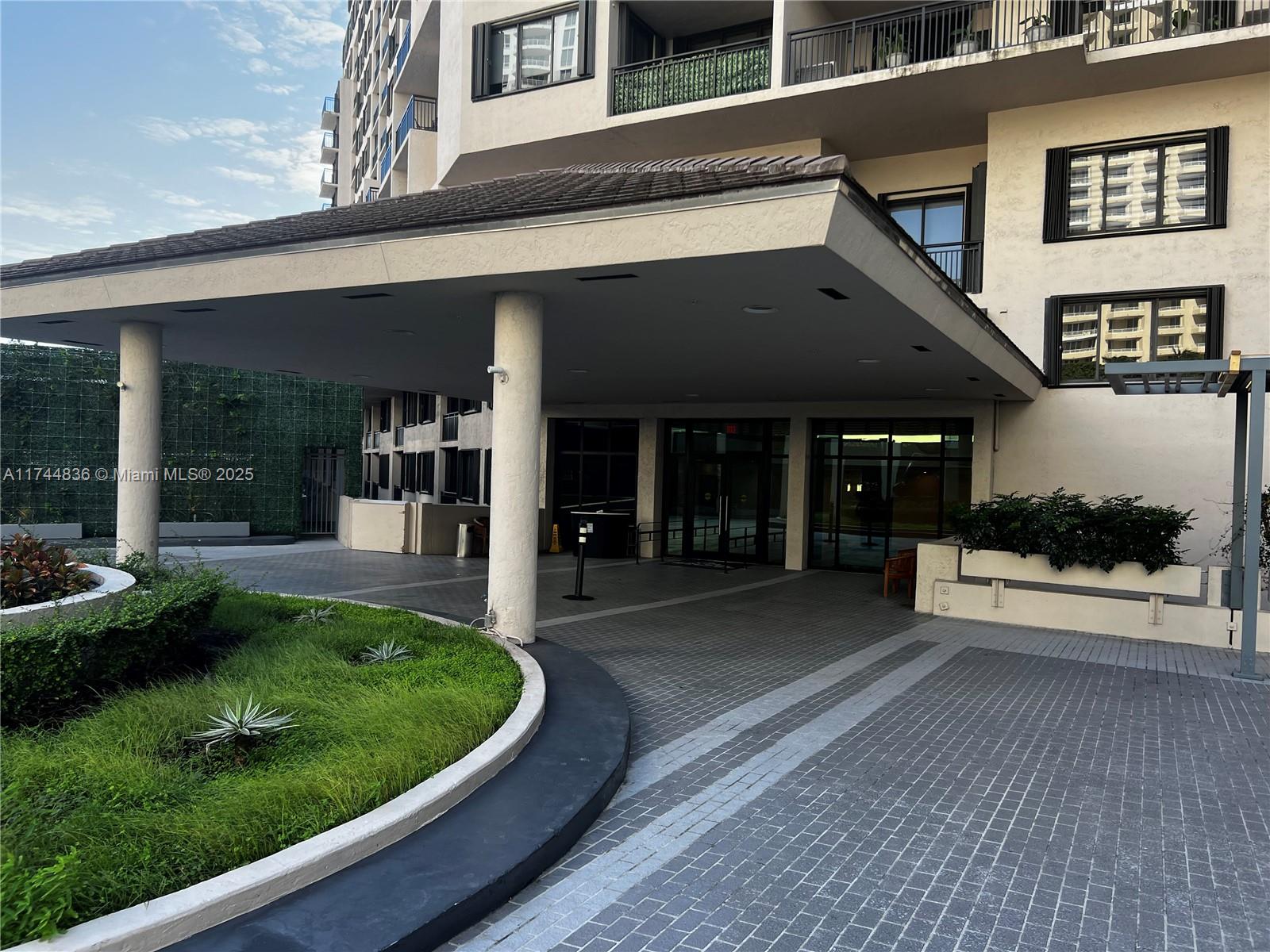 BRICKELL KEY II CONDO - Residential