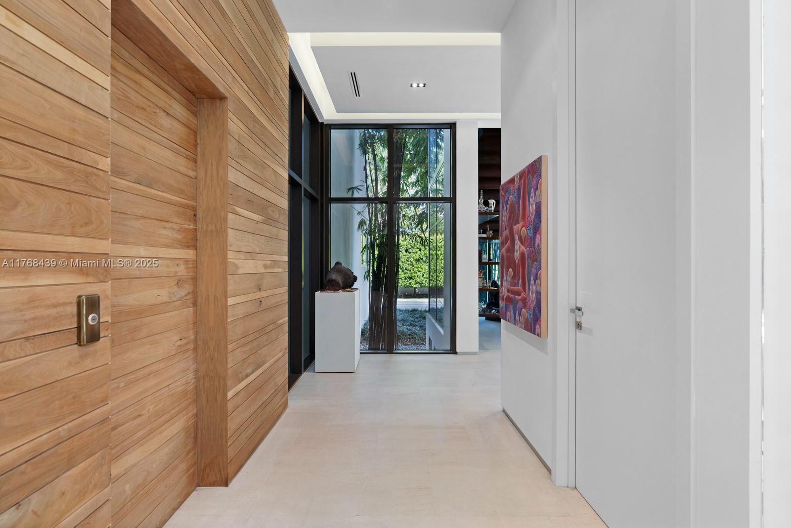 COLLINS MANOR - Residential