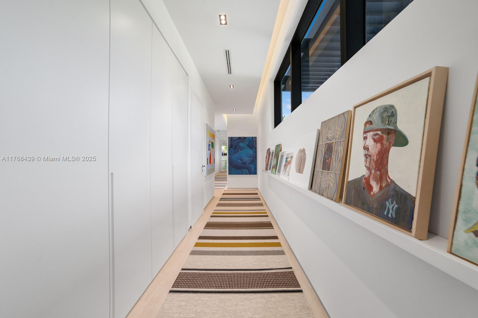 COLLINS MANOR - Residential