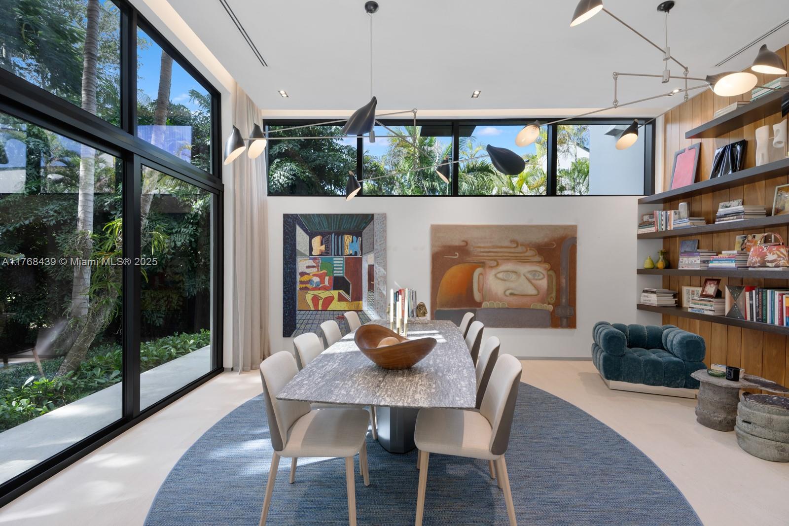 COLLINS MANOR - Residential