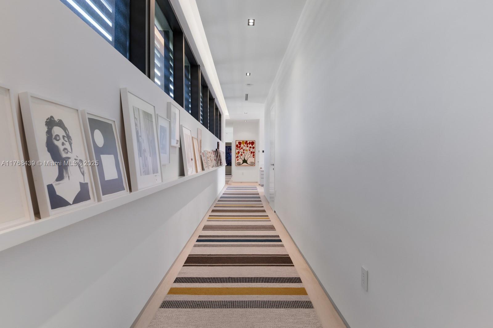 COLLINS MANOR - Residential