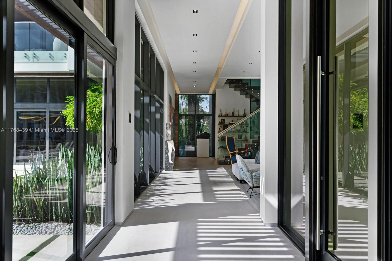 COLLINS MANOR - Residential