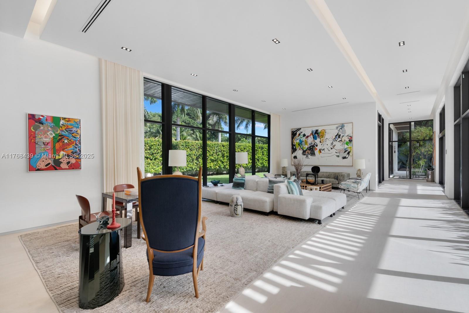 COLLINS MANOR - Residential