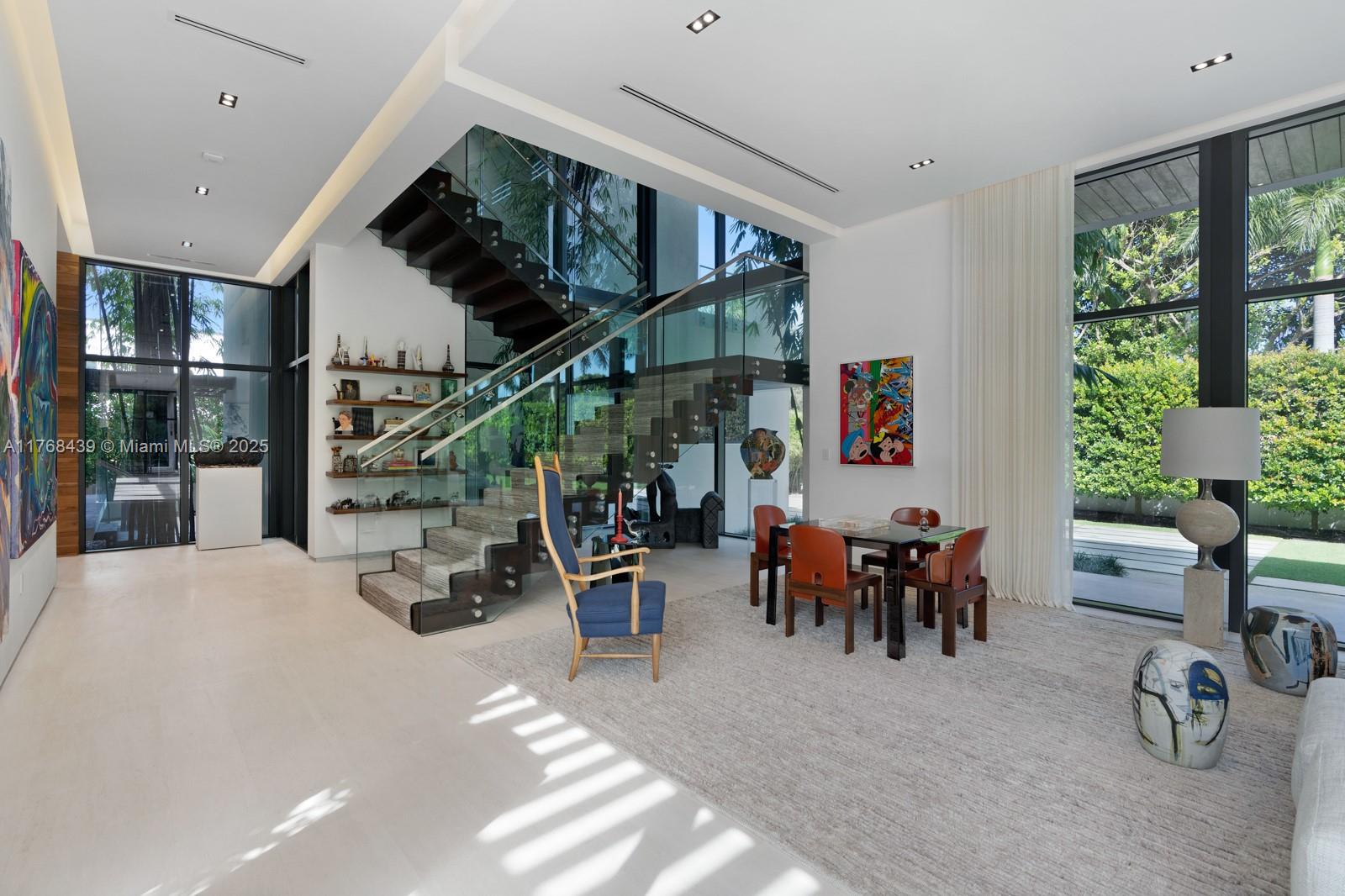 COLLINS MANOR - Residential