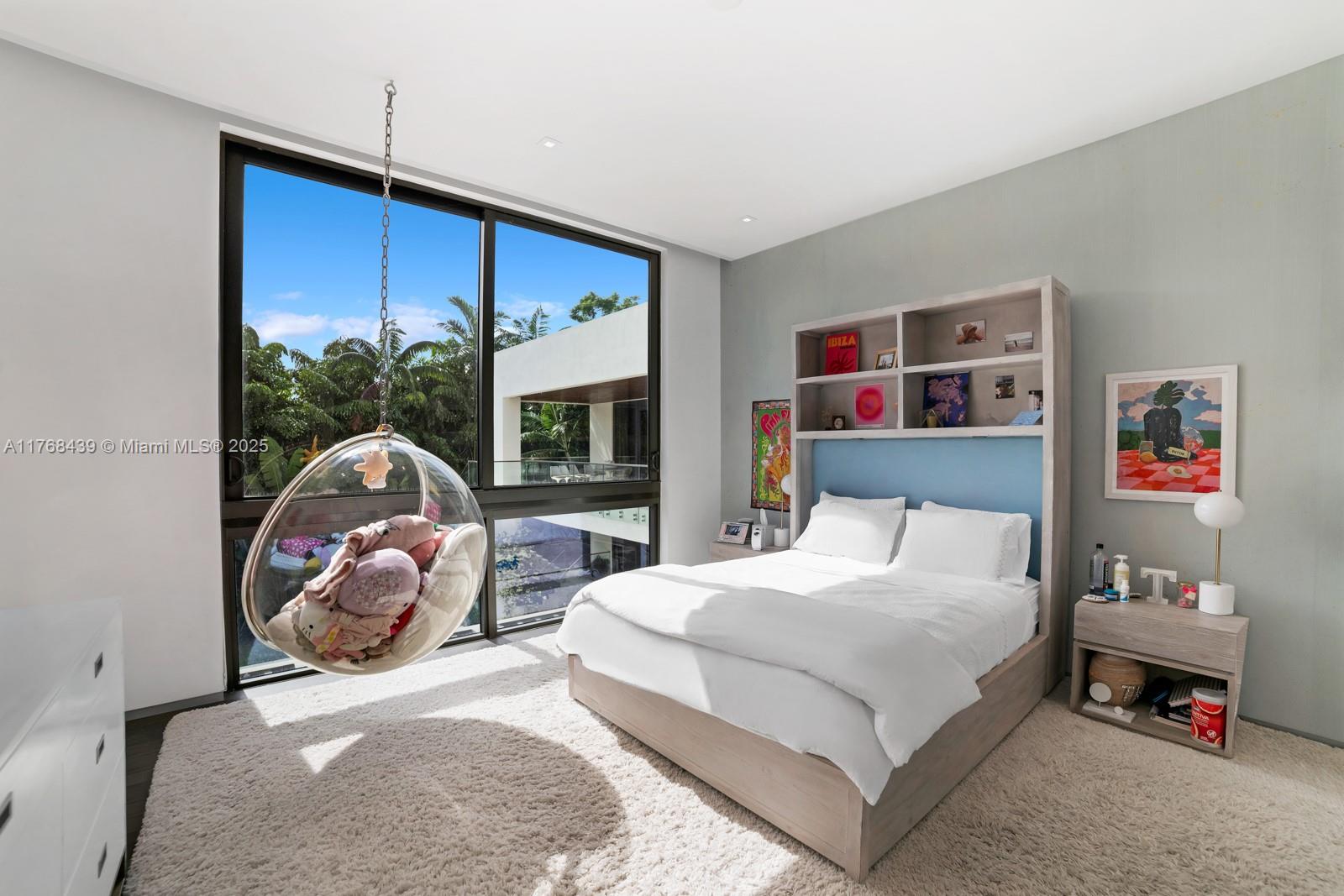 COLLINS MANOR - Residential