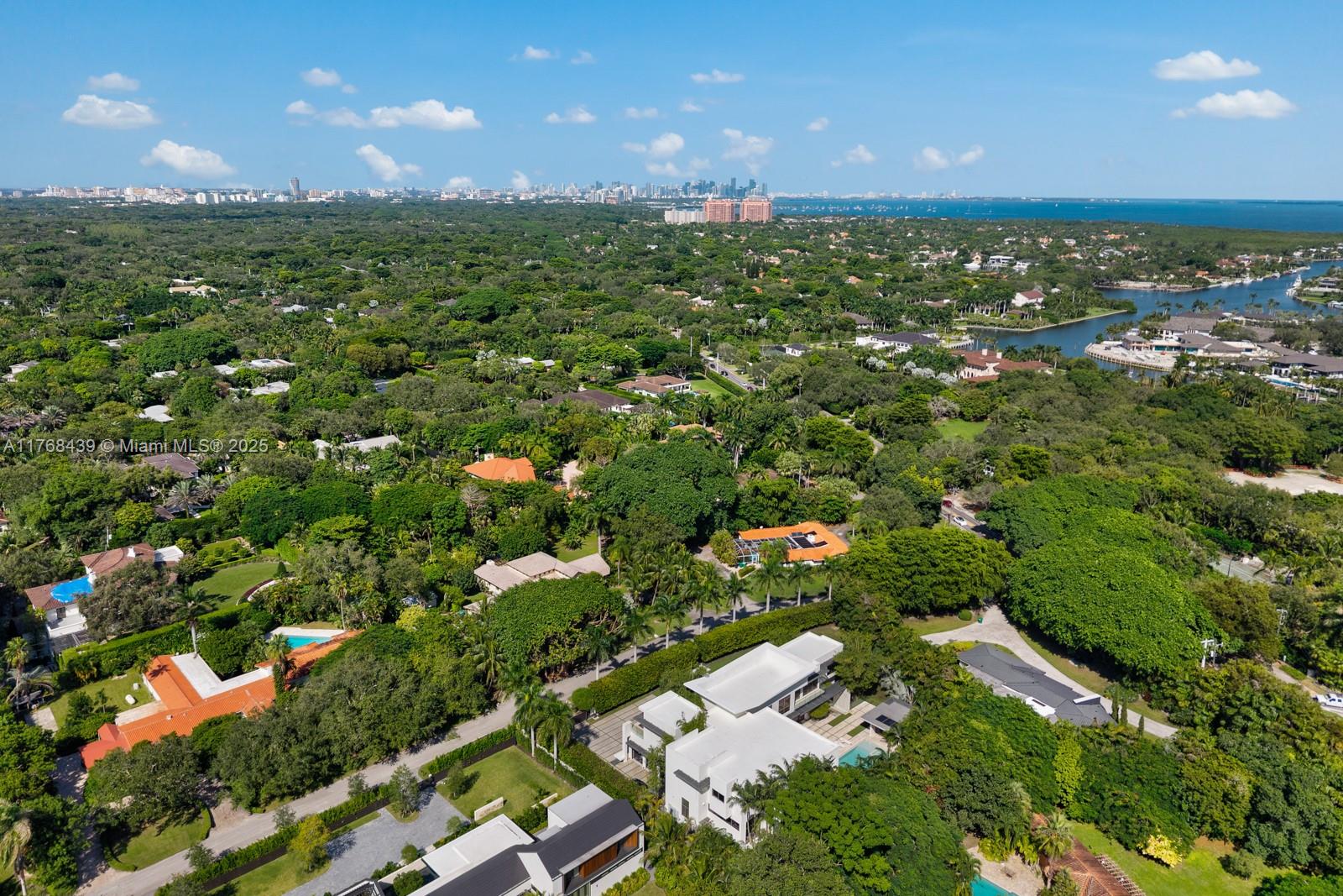 COLLINS MANOR - Residential