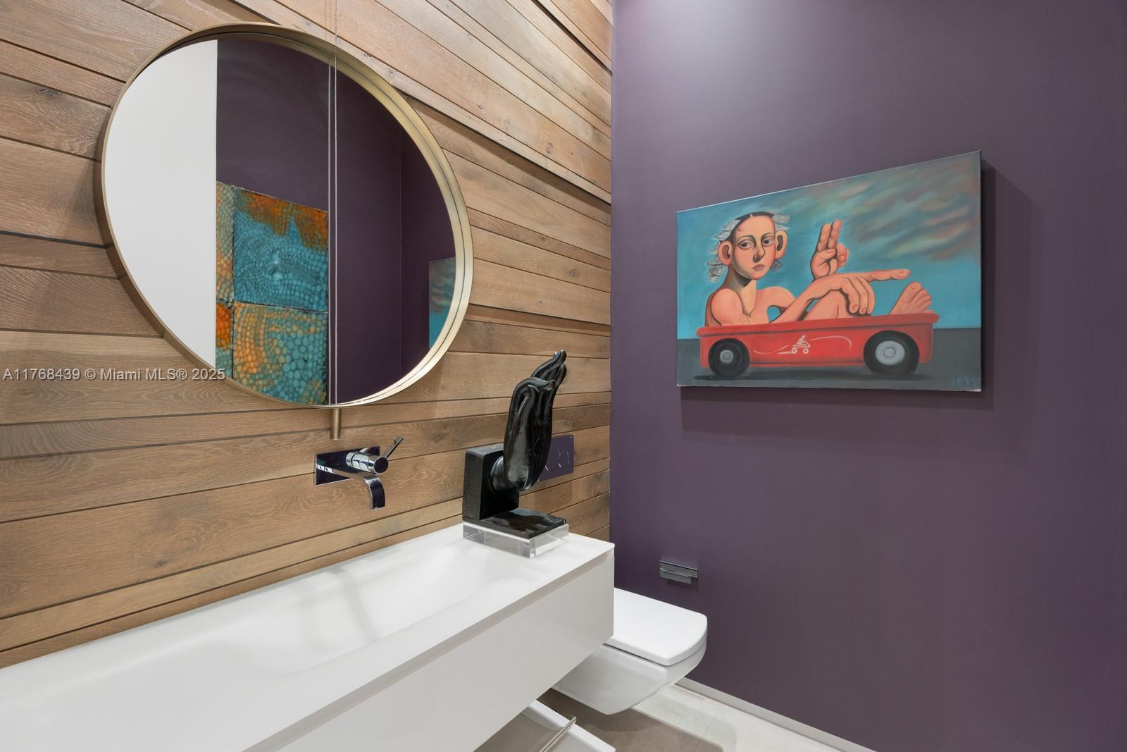 COLLINS MANOR - Residential