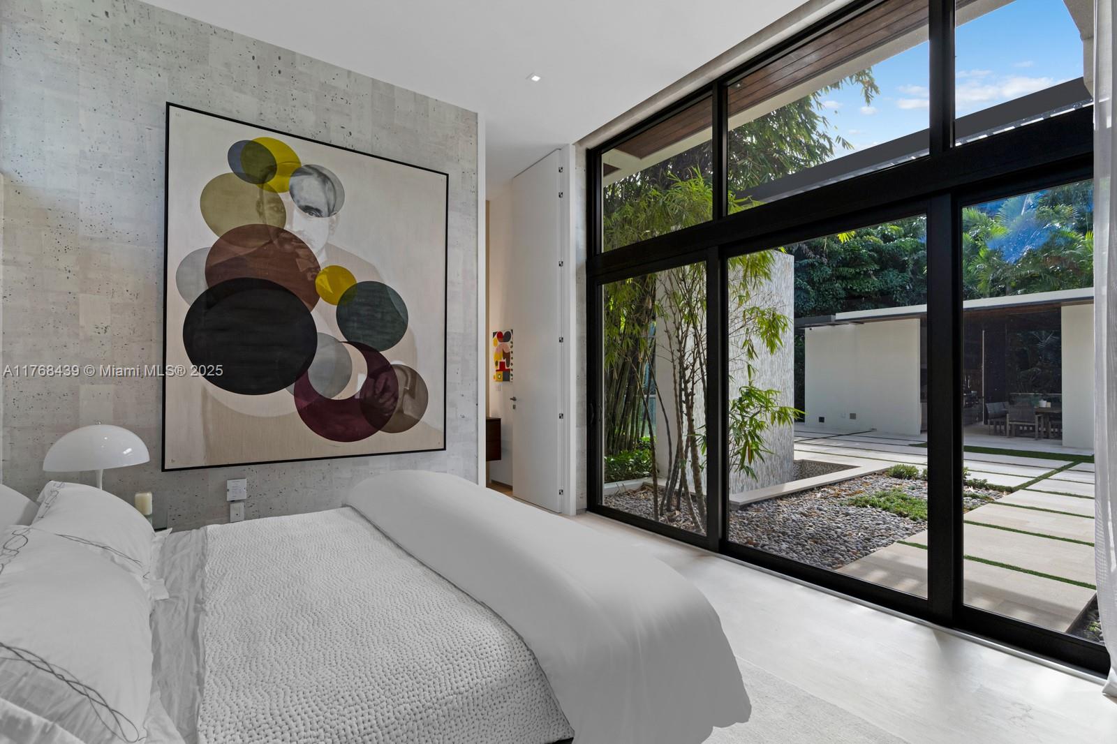 COLLINS MANOR - Residential