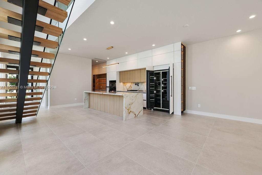 808 NE 17th Ter