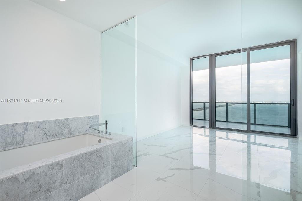 GRAN PARAISO CONDO - Residential