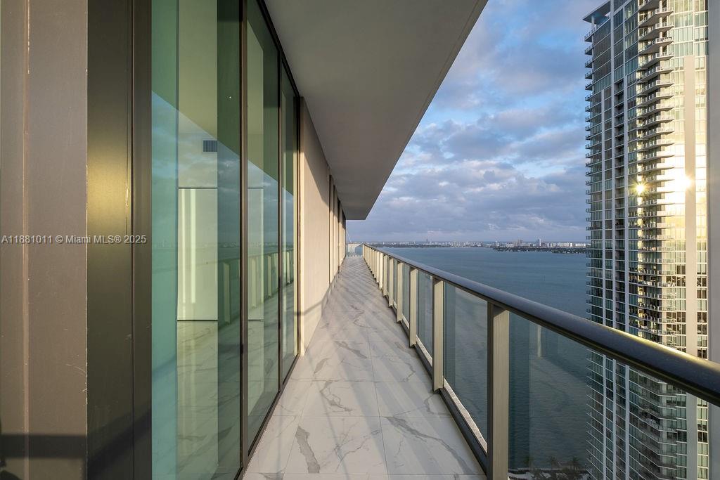 GRAN PARAISO CONDO - Residential