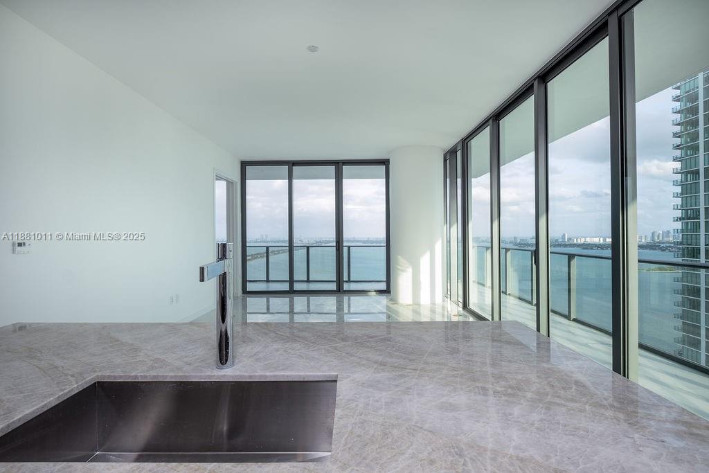 GRAN PARAISO CONDO - Residential