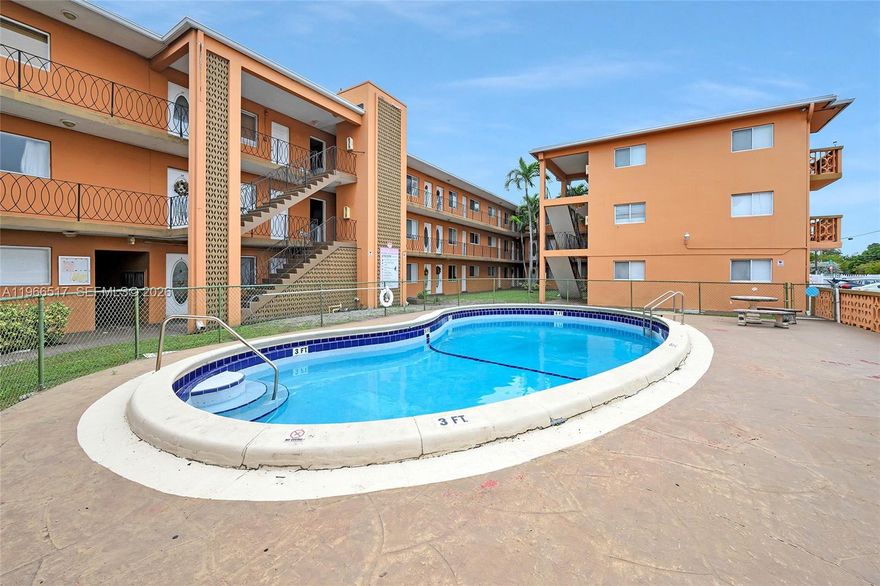 Charming FIRST FLOOR Garden-Style Apartment in a Prime Miami Location! Ideally situated just minutes from Miami International Airports, Health District, Downtown Miami, major expressways, Brickell, the beaches, Key Biscayne, Calle Ocho, Coral Gables, and Coconut Grove. This move-in-ready apartment offers both convenience and comfort. Community amenities include a spacious pool, private parking, an elevator, and an on-site laundry room. Leasing is permitted, making this a great investment opportunity. Enjoy the added benefit of low HOA fees, which include water, LOW TAXES, and the convenience of one dedicated private parking space. Don't miss this exceptional opportunity in the heart of Miami!
h Owner Financing WITH 20% DOWN PAYMENT- High rental demand in the area!! ALL ASSESSMENTS WILL BE PAID BY SELLER AT CLOSING.