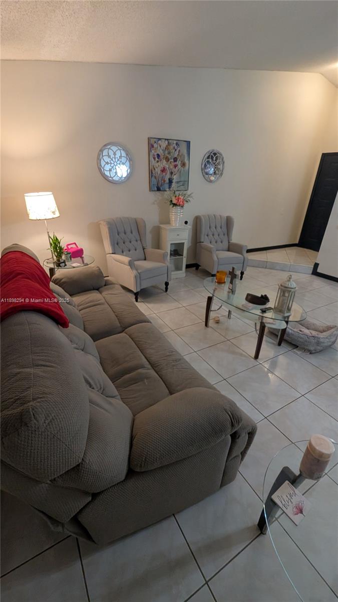 PEMBROKE LAKES SOUTH - Residential