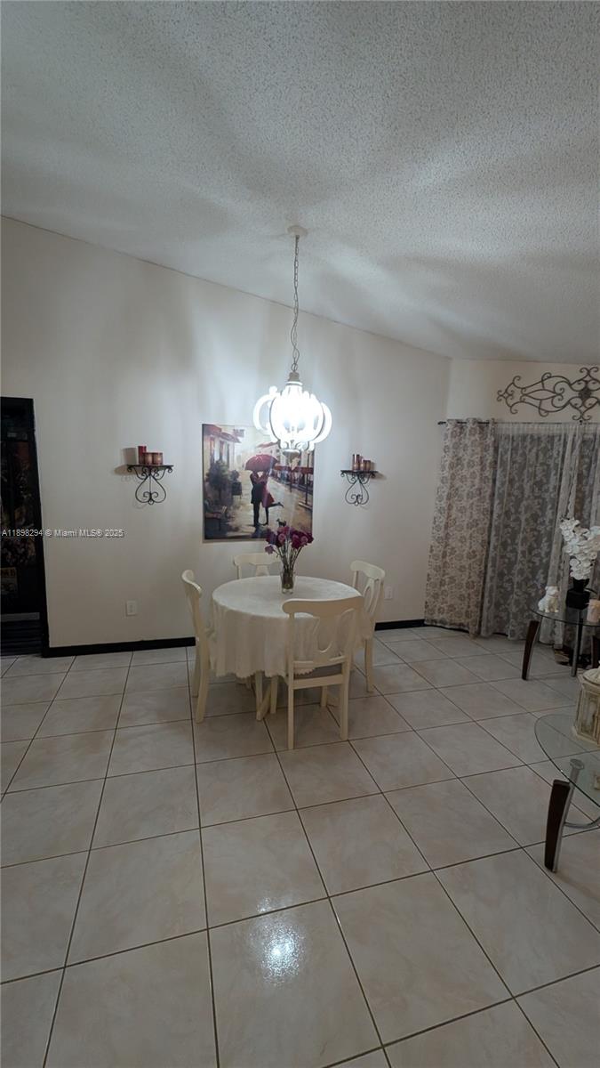 PEMBROKE LAKES SOUTH - Residential