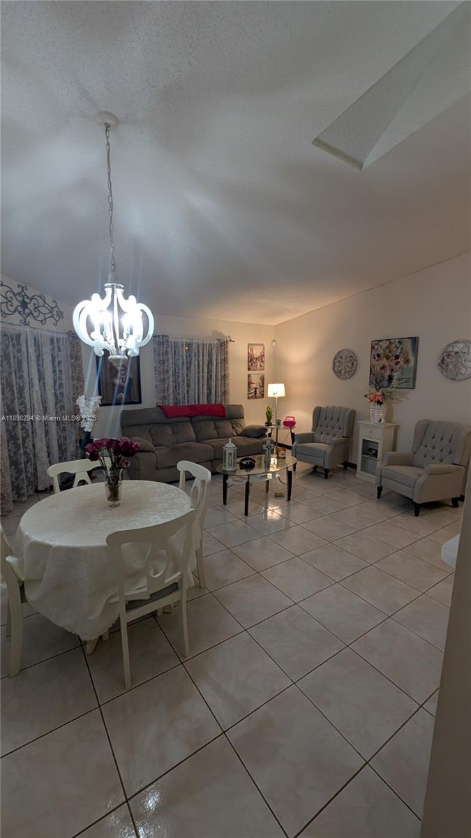 PEMBROKE LAKES SOUTH - Residential