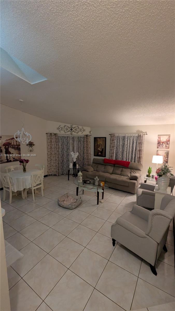 PEMBROKE LAKES SOUTH - Residential